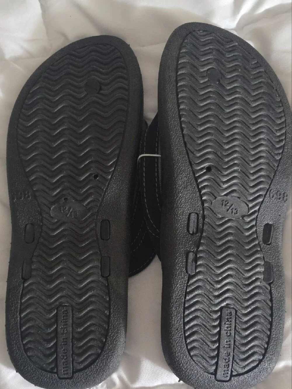 Black Men's Flip Flop Sandals Size 12/13
